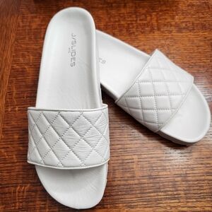 J/SLIDES NYC White Quilted Leather upper Slides Size 9 M NWT